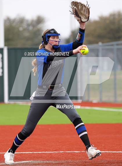 Thumbnail 1 in Lake Creek vs. Plano West photogallery.