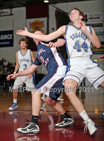 Thumbnail 3 in Orland vs. Central Valley (CIF NS D4 Final) photogallery.
