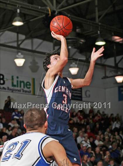 Thumbnail 1 in Orland vs. Central Valley (CIF NS D4 Final) photogallery.