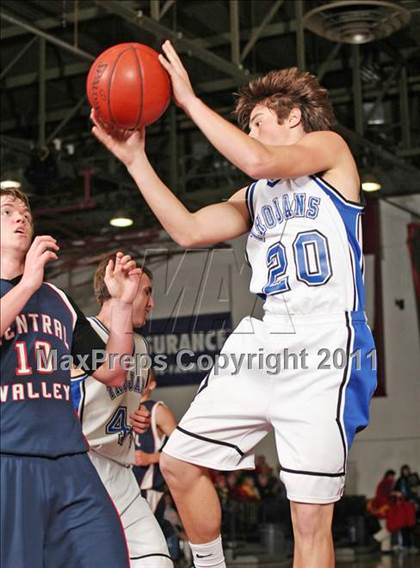 Thumbnail 1 in Orland vs. Central Valley (CIF NS D4 Final) photogallery.