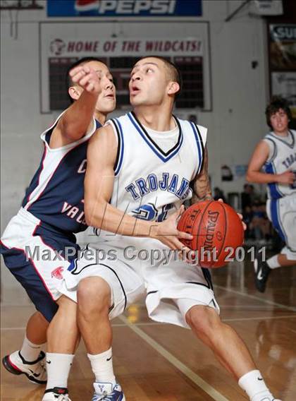 Thumbnail 2 in Orland vs. Central Valley (CIF NS D4 Final) photogallery.