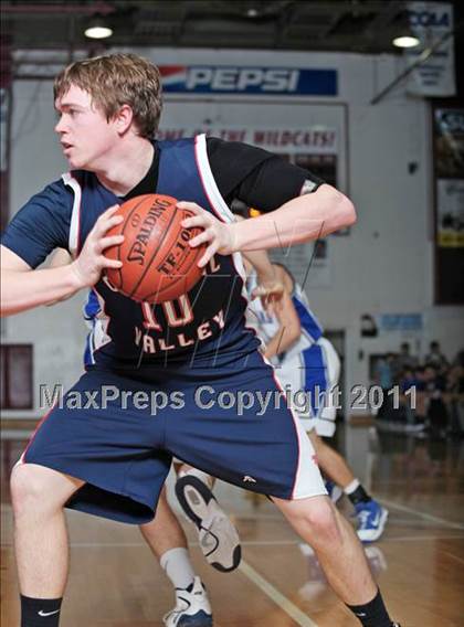 Thumbnail 1 in Orland vs. Central Valley (CIF NS D4 Final) photogallery.