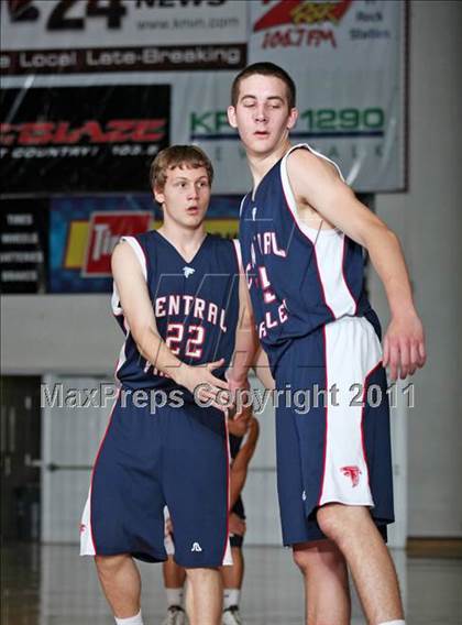 Thumbnail 3 in Orland vs. Central Valley (CIF NS D4 Final) photogallery.