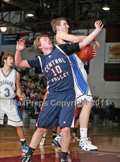 Thumbnail 3 in Orland vs. Central Valley (CIF NS D4 Final) photogallery.