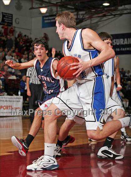 Thumbnail 1 in Orland vs. Central Valley (CIF NS D4 Final) photogallery.