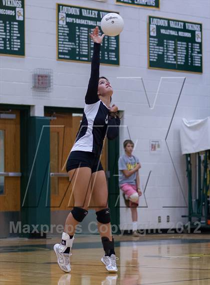 Thumbnail 3 in Dominion @ Loudoun Valley photogallery.