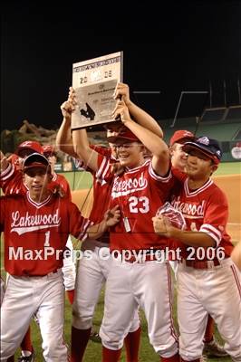 Thumbnail 1 in Agoura vs Lakewood (D1 Section Final) photogallery.