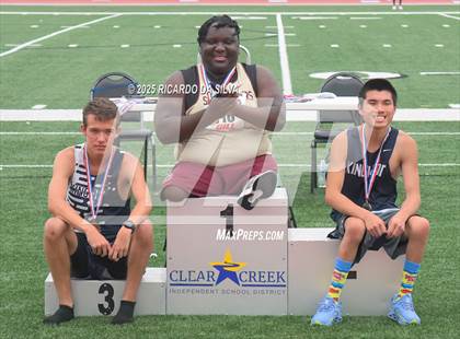 Thumbnail 3 in UIL 6A Track Region III Final (Medal Ceremony) photogallery.