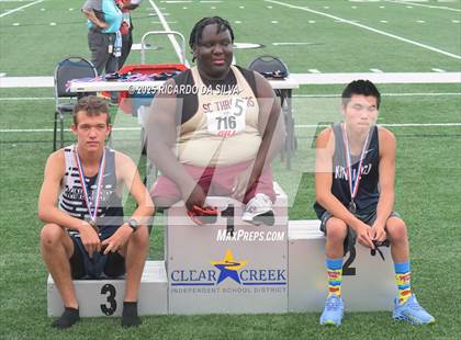 Thumbnail 2 in UIL 6A Track Region III Final (Medal Ceremony) photogallery.