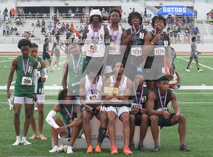 Thumbnail 2 in UIL 6A Track Region III Final (Medal Ceremony) photogallery.