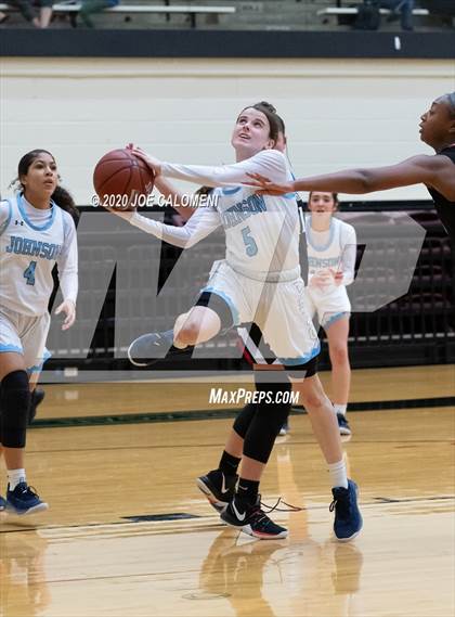 Thumbnail 3 in Churchill vs Johnson photogallery.