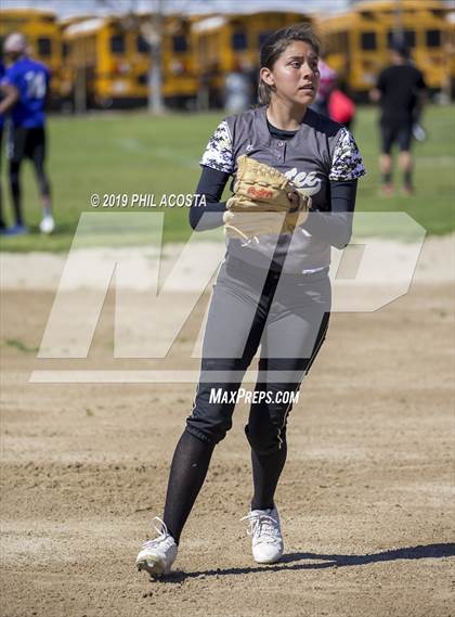 Thumbnail 1 in Santee vs Vaughn (Lincoln Class Tournament) photogallery.