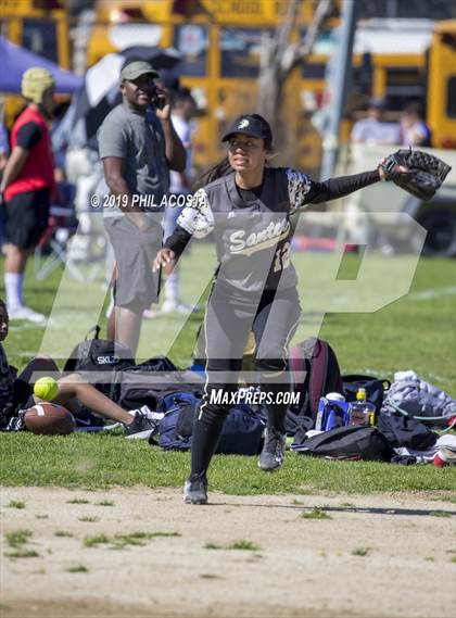 Thumbnail 2 in Santee vs Vaughn (Lincoln Class Tournament) photogallery.