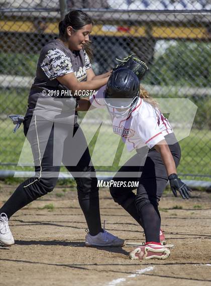 Thumbnail 3 in Santee vs Vaughn (Lincoln Class Tournament) photogallery.