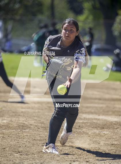 Thumbnail 2 in Santee vs Vaughn (Lincoln Class Tournament) photogallery.