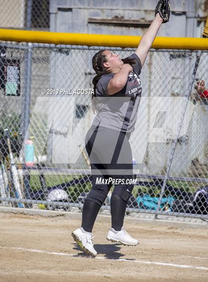 Thumbnail 3 in Santee vs Vaughn (Lincoln Class Tournament) photogallery.