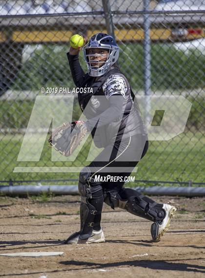 Thumbnail 3 in Santee vs Vaughn (Lincoln Class Tournament) photogallery.