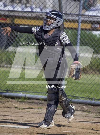 Thumbnail 2 in Santee vs Vaughn (Lincoln Class Tournament) photogallery.