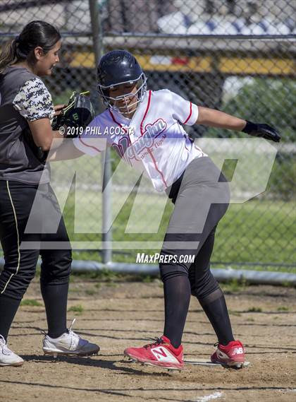 Thumbnail 2 in Santee vs Vaughn (Lincoln Class Tournament) photogallery.