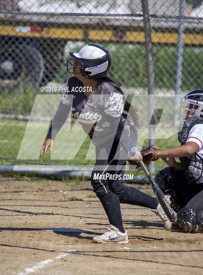 Thumbnail 3 in Santee vs Vaughn (Lincoln Class Tournament) photogallery.