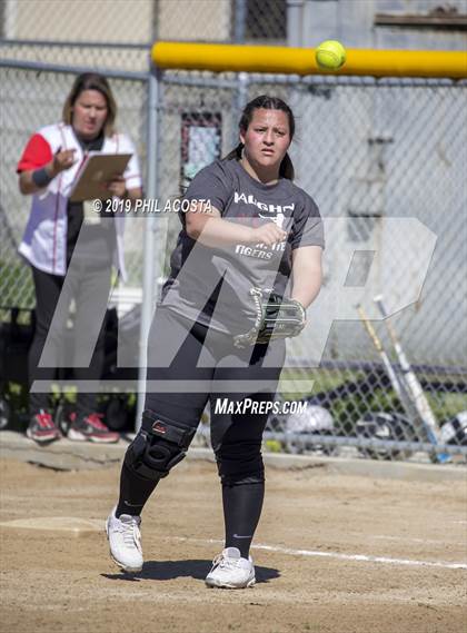 Thumbnail 3 in Santee vs Vaughn (Lincoln Class Tournament) photogallery.