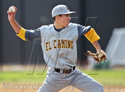 Thumbnail 3 in El Camino @ Carlsbad photogallery.