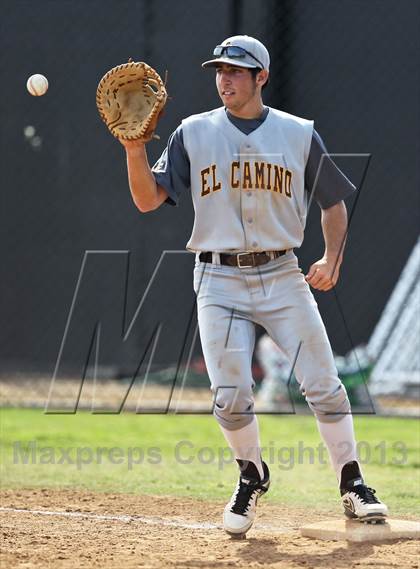 Thumbnail 3 in El Camino @ Carlsbad photogallery.