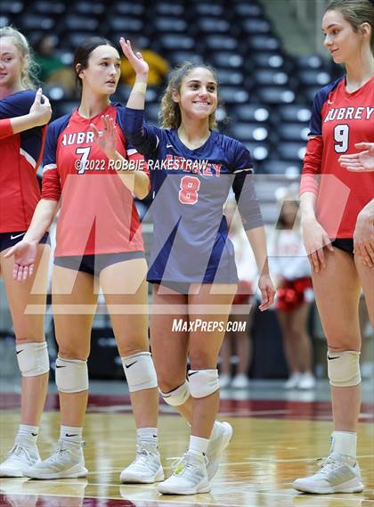 Thumbnail 3 in Aubrey vs. Bellville (UIL 4A Semifinal) photogallery.