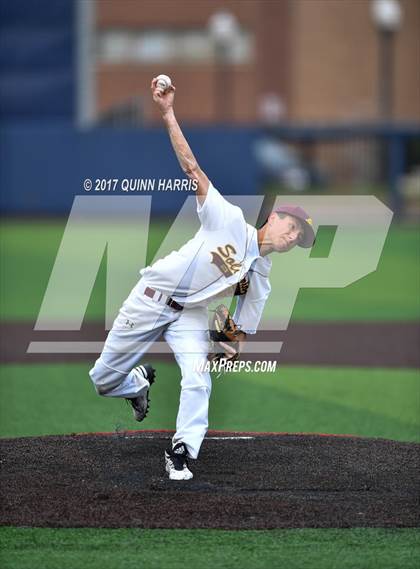 Thumbnail 3 in Solorio vs. Simeon photogallery.