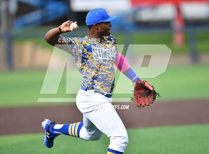 Thumbnail 2 in Solorio vs. Simeon photogallery.