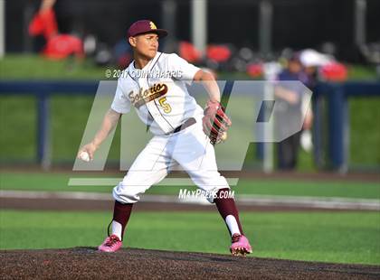 Thumbnail 3 in Solorio vs. Simeon photogallery.