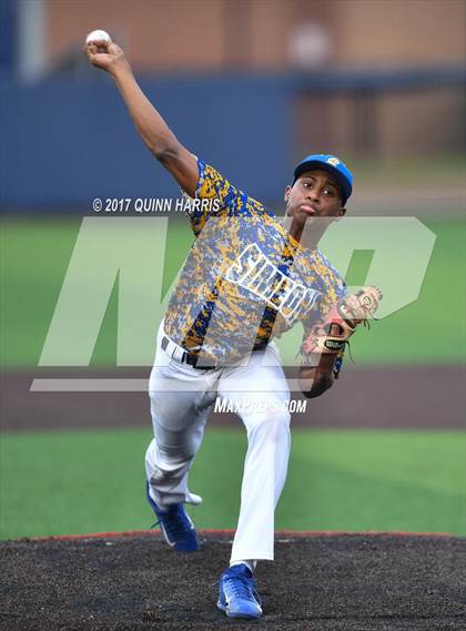 Thumbnail 3 in Solorio vs. Simeon photogallery.