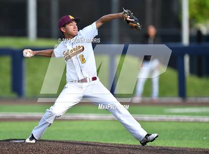 Thumbnail 3 in Solorio vs. Simeon photogallery.