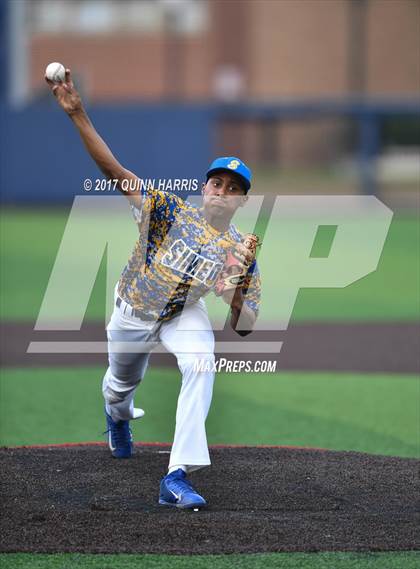 Thumbnail 3 in Solorio vs. Simeon photogallery.