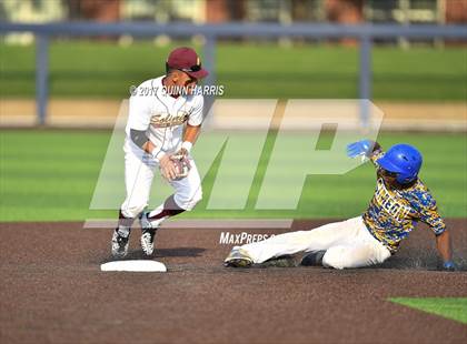 Thumbnail 3 in Solorio vs. Simeon photogallery.