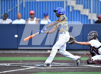Thumbnail 1 in Solorio vs. Simeon photogallery.