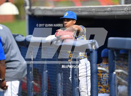 Thumbnail 3 in Solorio vs. Simeon photogallery.