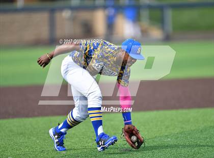 Thumbnail 3 in Solorio vs. Simeon photogallery.