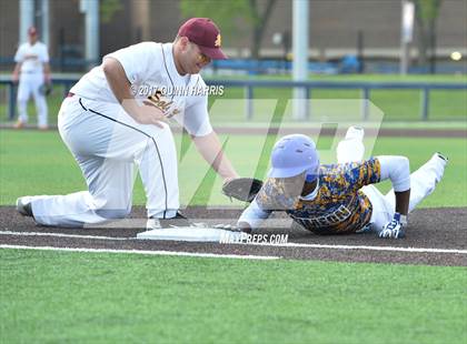 Thumbnail 1 in Solorio vs. Simeon photogallery.