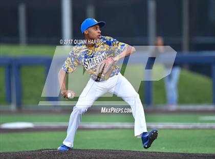 Thumbnail 3 in Solorio vs. Simeon photogallery.
