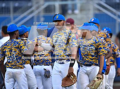 Thumbnail 3 in Solorio vs. Simeon photogallery.