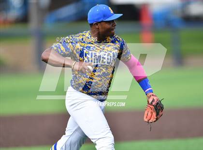 Thumbnail 1 in Solorio vs. Simeon photogallery.