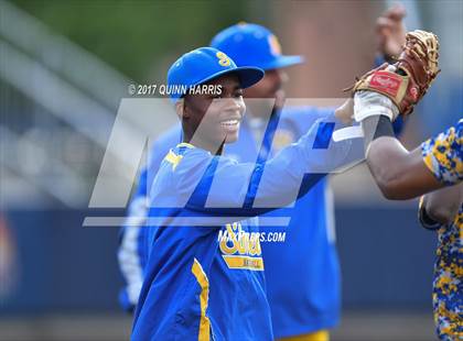 Thumbnail 3 in Solorio vs. Simeon photogallery.