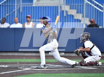 Thumbnail 3 in Solorio vs. Simeon photogallery.