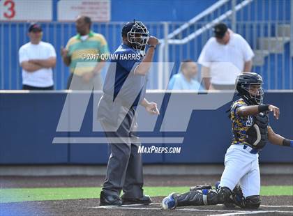 Thumbnail 1 in Solorio vs. Simeon photogallery.