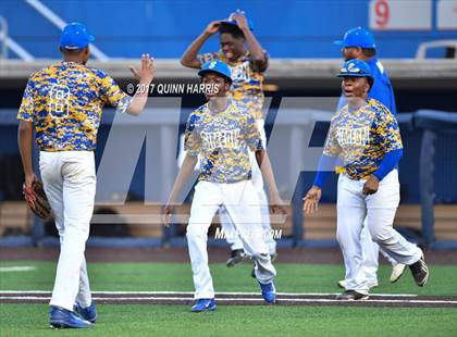 Thumbnail 1 in Solorio vs. Simeon photogallery.