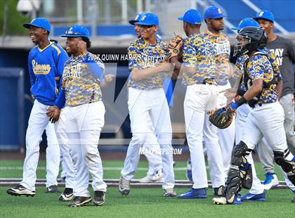 Thumbnail 1 in Solorio vs. Simeon photogallery.