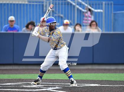 Thumbnail 2 in Solorio vs. Simeon photogallery.