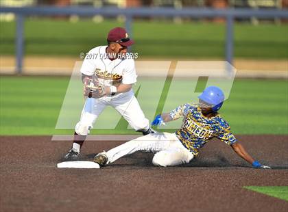 Thumbnail 1 in Solorio vs. Simeon photogallery.
