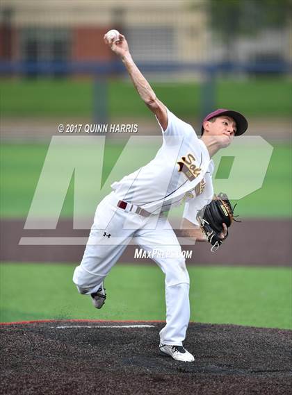 Thumbnail 2 in Solorio vs. Simeon photogallery.